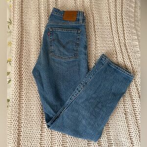 Levi’s Wedgie Straight Jeans!